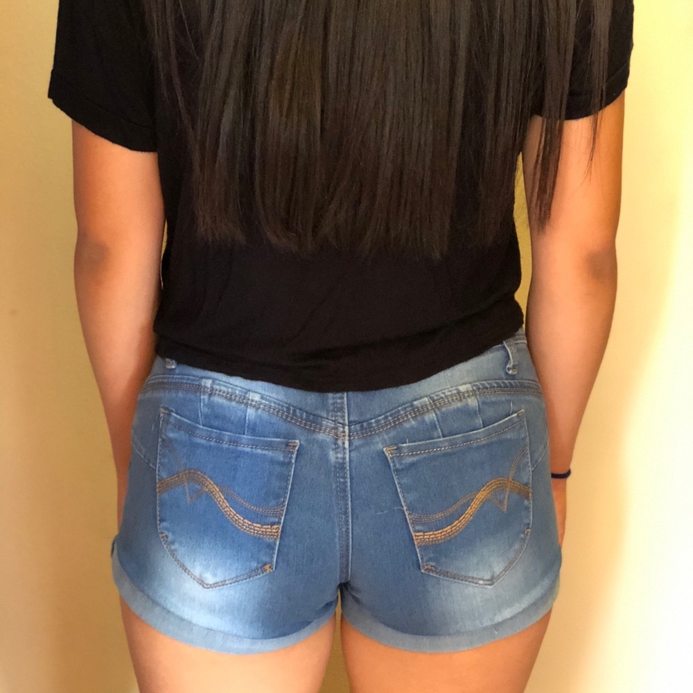 Shorts - Picture 6 of 6